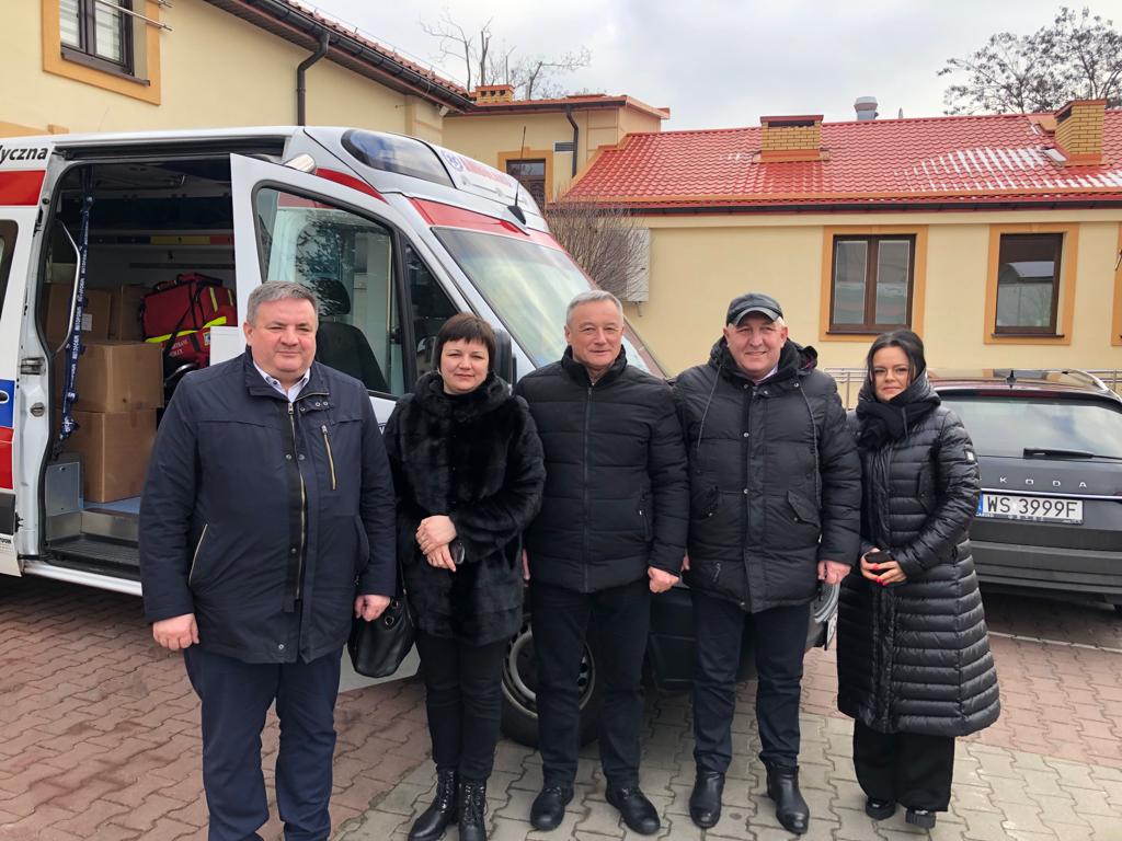 У замок приїхав подарунок з Польщі. Фото 1